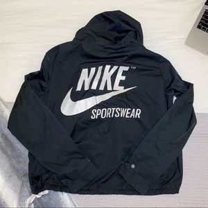 Women Nike Wind breaker